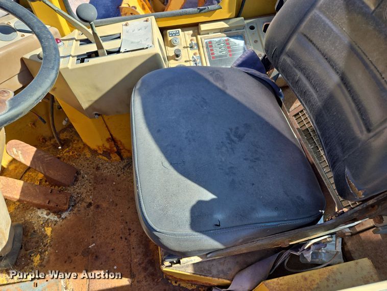 image for item EE8657 1985 Caterpillar  936 wheel loader