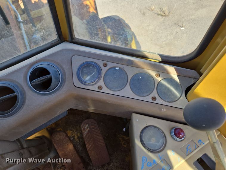 image for item EE8657 1985 Caterpillar  936 wheel loader