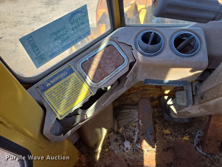 image for item EE8657 1985 Caterpillar  936 wheel loader