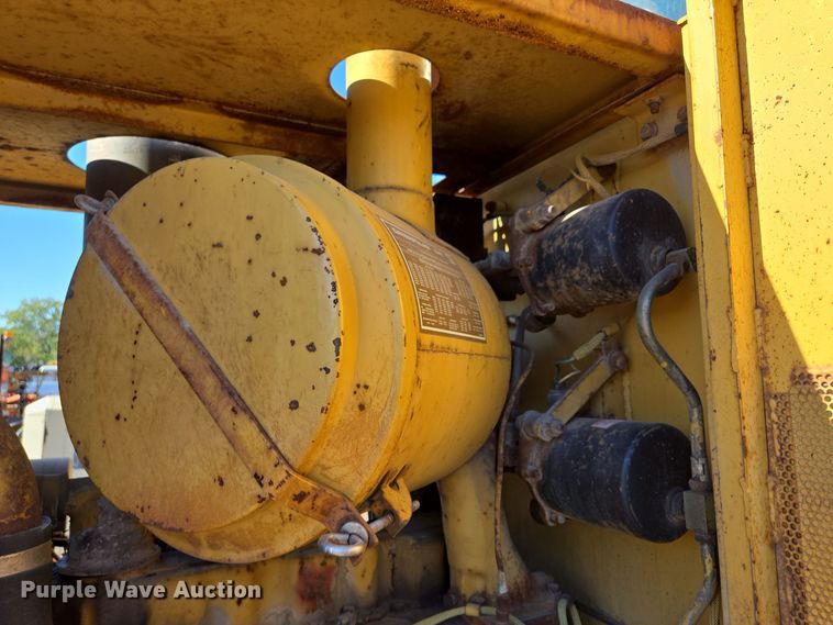 image for item EE8657 1985 Caterpillar  936 wheel loader