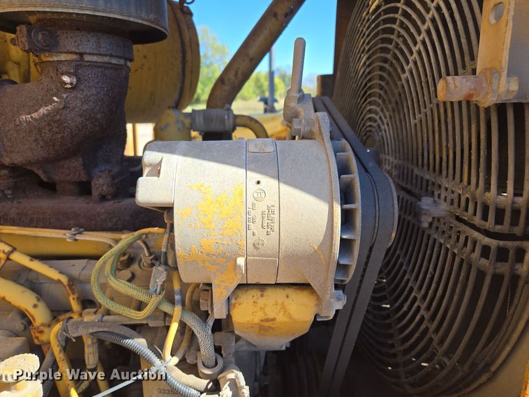 image for item EE8657 1985 Caterpillar  936 wheel loader