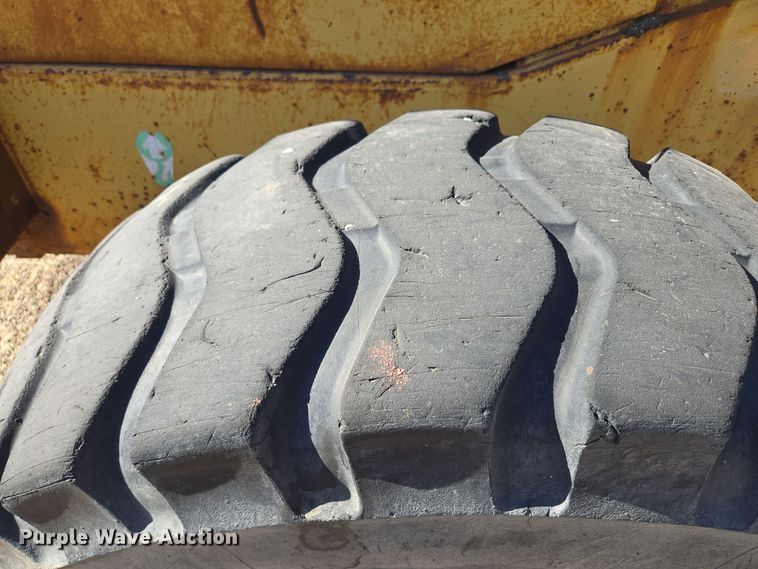 image for item EE8657 1985 Caterpillar  936 wheel loader