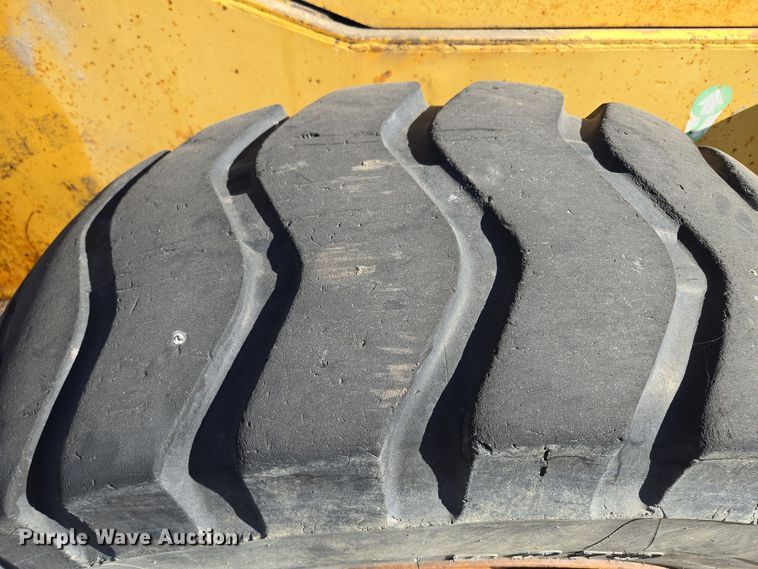 image for item EE8657 1985 Caterpillar  936 wheel loader