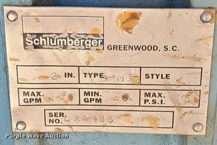 image for item EE8658 2000 International  4900 fuel / lube truck