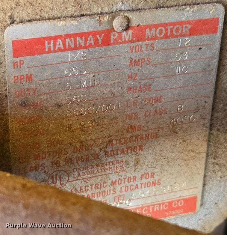 image for item EE8658 2000 International  4900 fuel / lube truck