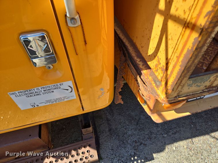 image for item EE8659 1997 International  4700 LP  utility / service truck