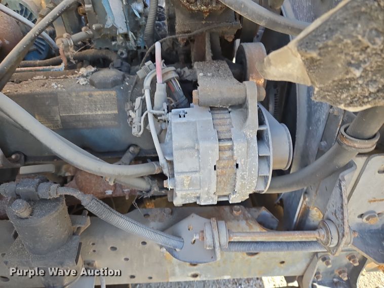 image for item EE8659 1997 International  4700 LP  utility / service truck