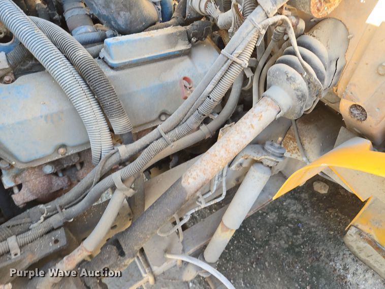 image for item EE8659 1997 International  4700 LP  utility / service truck