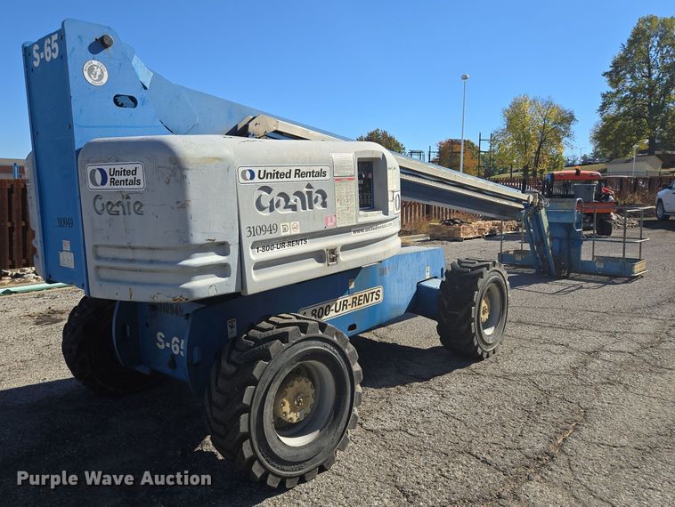 image for item EE8673 2001 Genie  S-65  boom lift