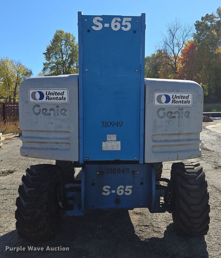 image for item EE8673 2001 Genie  S-65  boom lift