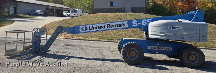 image for item EE8673 2001 Genie  S-65  boom lift