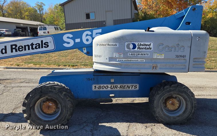 image for item EE8673 2001 Genie  S-65  boom lift