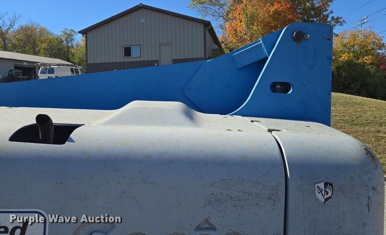 image for item EE8673 2001 Genie  S-65  boom lift