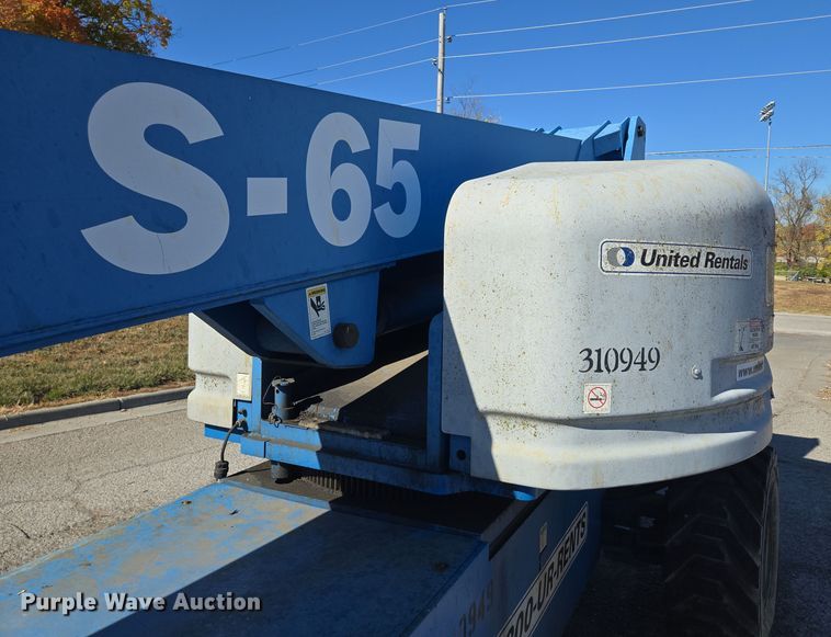 image for item EE8673 2001 Genie  S-65  boom lift