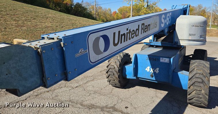 image for item EE8673 2001 Genie  S-65  boom lift