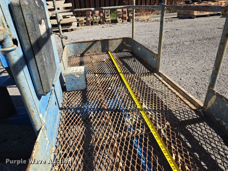 image for item EE8673 2001 Genie  S-65  boom lift