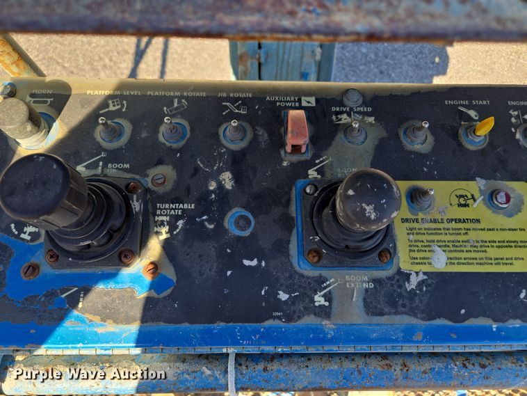 image for item EE8673 2001 Genie  S-65  boom lift