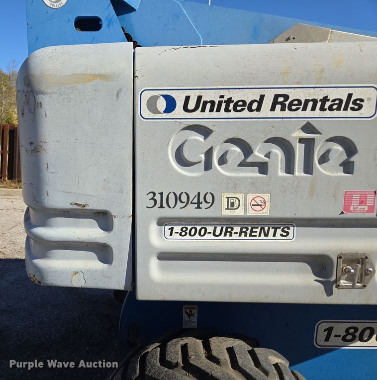 image for item EE8673 2001 Genie  S-65  boom lift