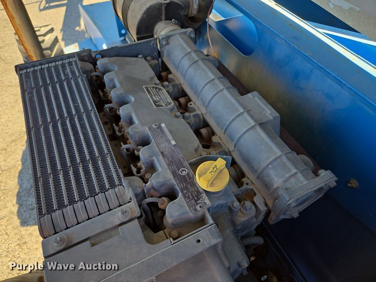 image for item EE8673 2001 Genie  S-65  boom lift