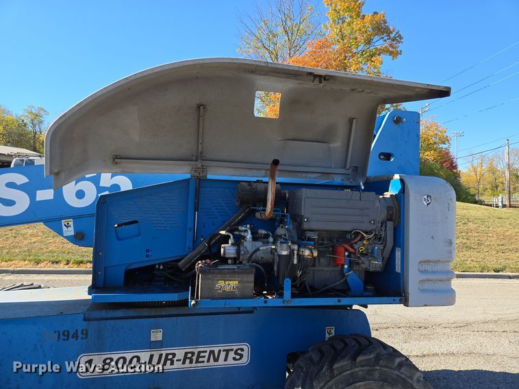 image for item EE8673 2001 Genie  S-65  boom lift