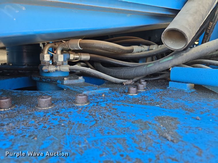 image for item EE8673 2001 Genie  S-65  boom lift