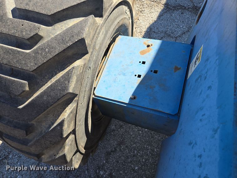 image for item EE8673 2001 Genie  S-65  boom lift