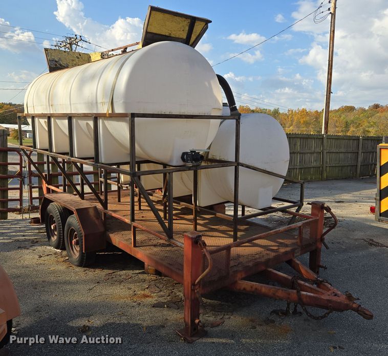 image for item EE8680 1988 Buck utility trailer