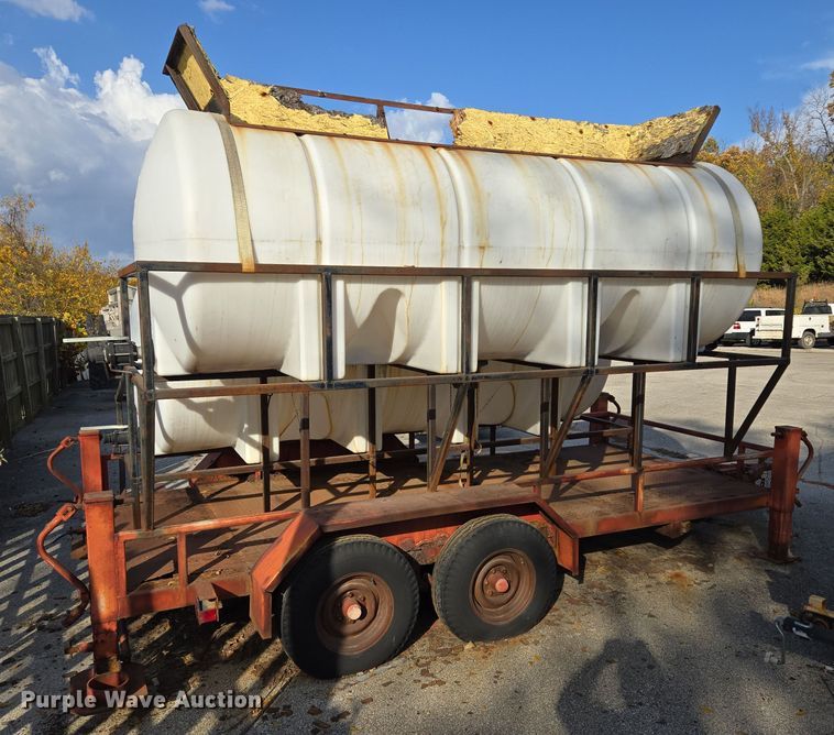 image for item EE8680 1988 Buck utility trailer