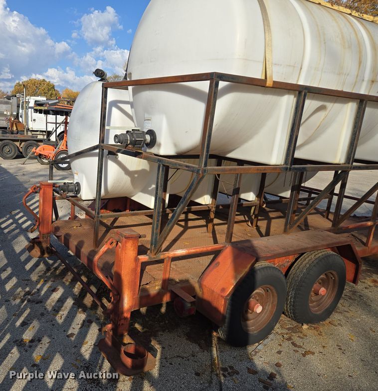 image for item EE8680 1988 Buck utility trailer