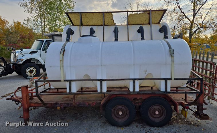 image for item EE8680 1988 Buck utility trailer