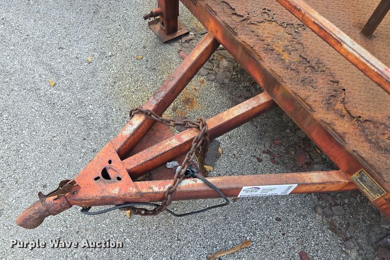 image for item EE8680 1988 Buck utility trailer