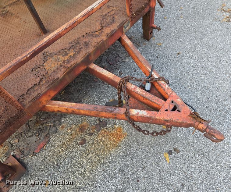 image for item EE8680 1988 Buck utility trailer