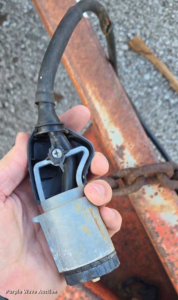 image for item EE8680 1988 Buck utility trailer