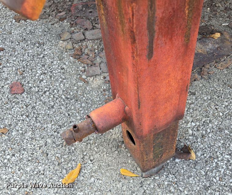 image for item EE8680 1988 Buck utility trailer