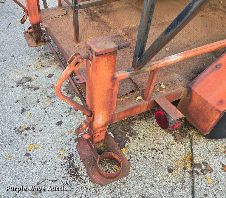 image for item EE8680 1988 Buck utility trailer