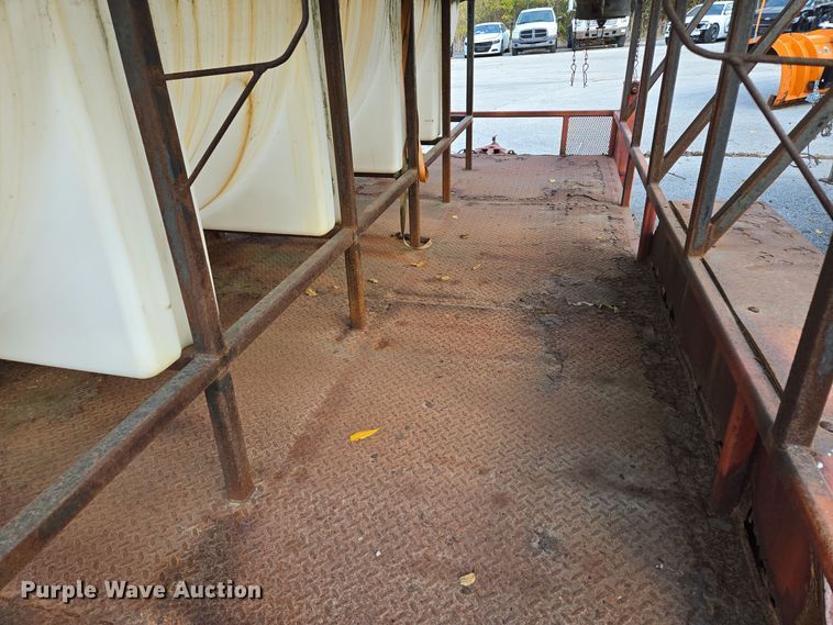 image for item EE8680 1988 Buck utility trailer