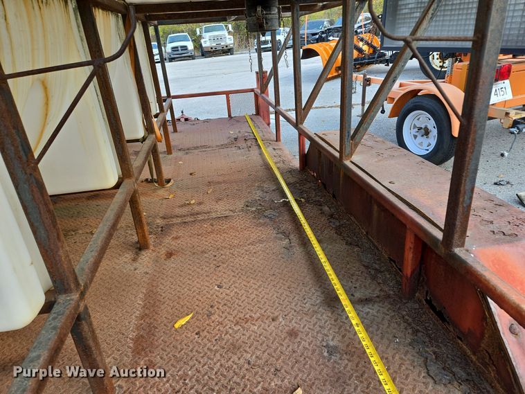 image for item EE8680 1988 Buck utility trailer