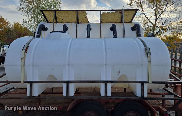 image for item EE8680 1988 Buck utility trailer