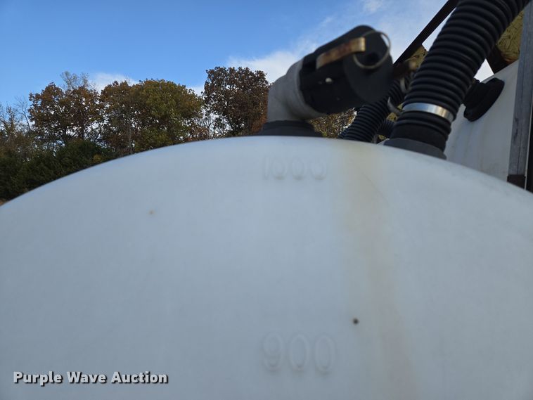 image for item EE8680 1988 Buck utility trailer