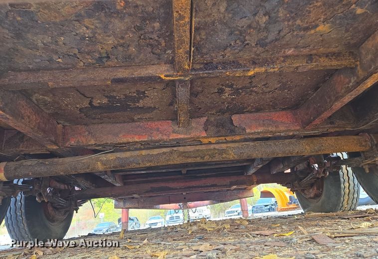 image for item EE8680 1988 Buck utility trailer