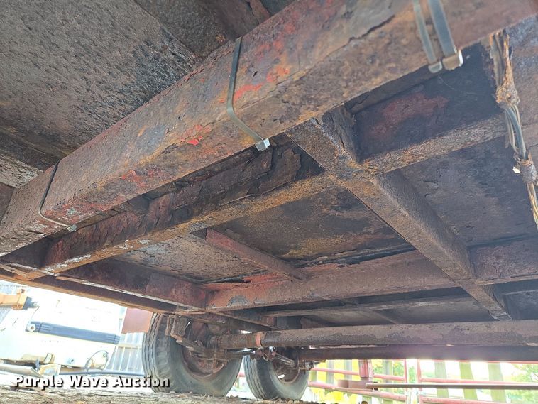 image for item EE8680 1988 Buck utility trailer