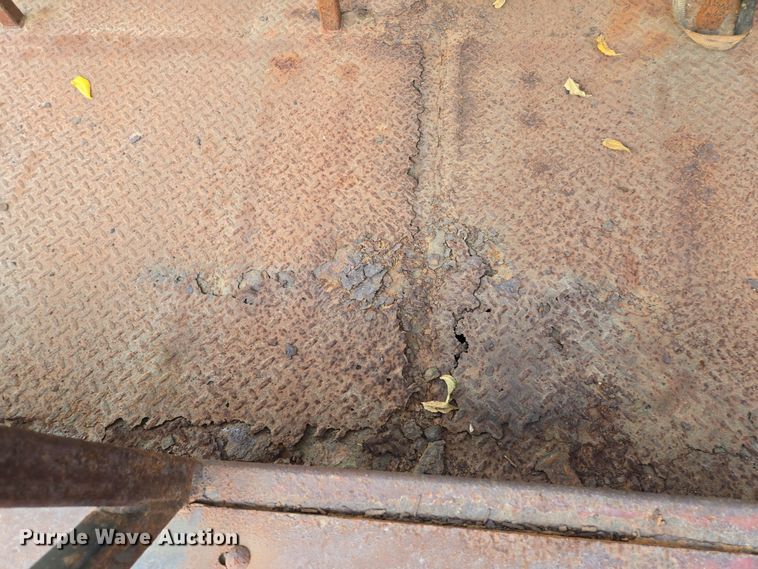 image for item EE8680 1988 Buck utility trailer