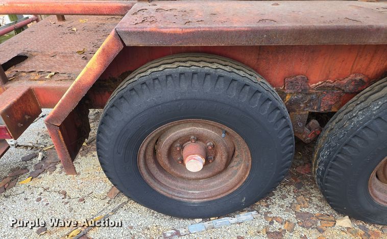 image for item EE8680 1988 Buck utility trailer