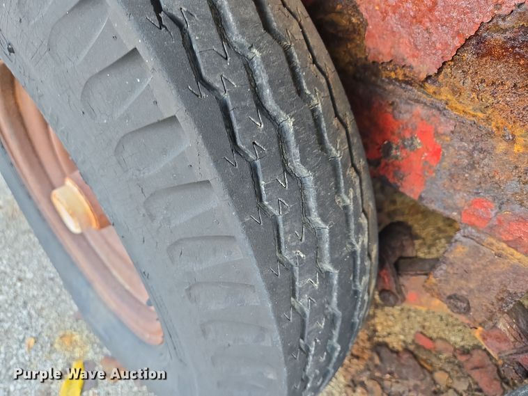 image for item EE8680 1988 Buck utility trailer