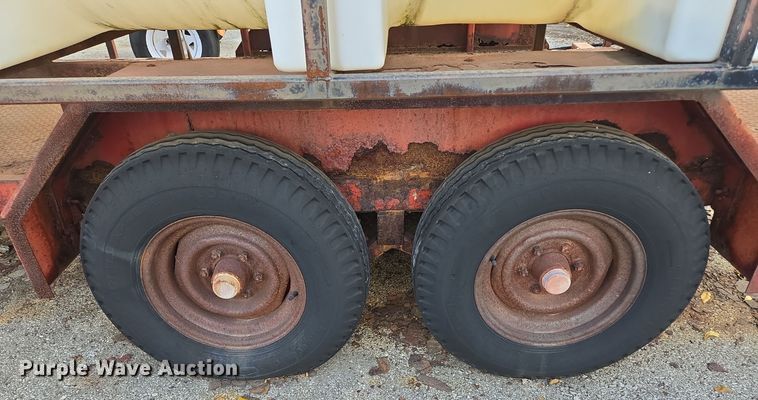 image for item EE8680 1988 Buck utility trailer