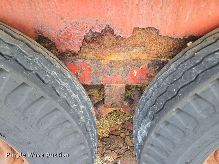 image for item EE8680 1988 Buck utility trailer