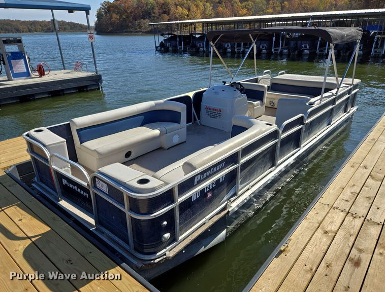 image for item EE8682 2018 Playcraft  Clipper 2400 pontoon boat