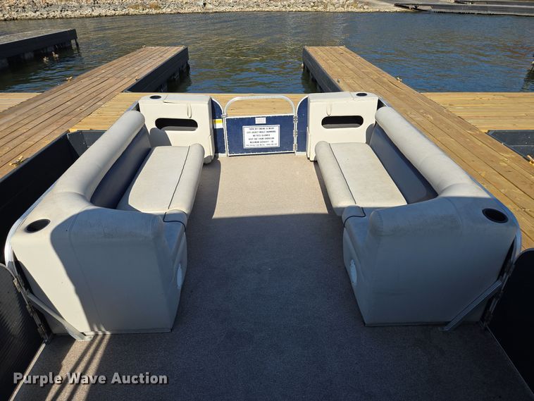 image for item EE8682 2018 Playcraft  Clipper 2400 pontoon boat