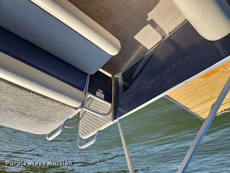 image for item EE8682 2018 Playcraft  Clipper 2400 pontoon boat