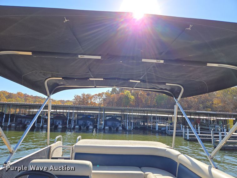 image for item EE8682 2018 Playcraft  Clipper 2400 pontoon boat